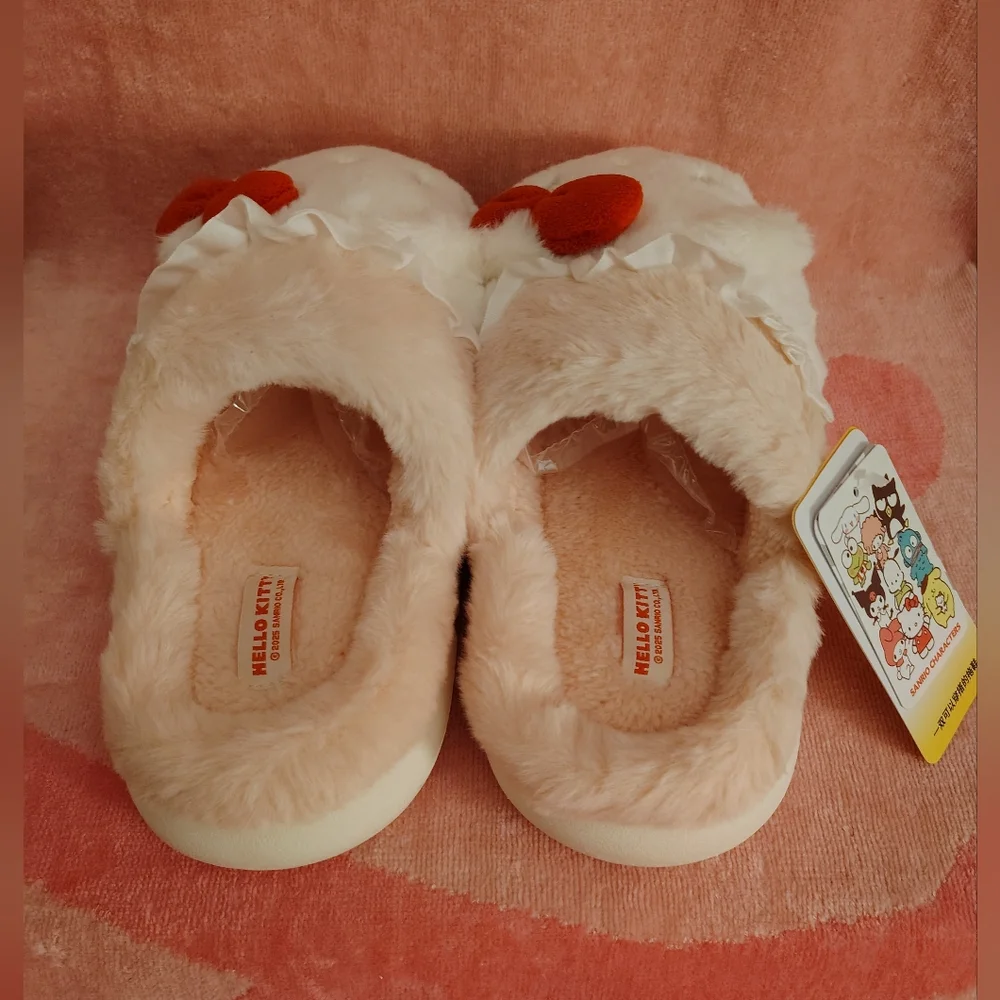 EXCLUSIVE NEW RELEASE- Hello Kitty Officially Licensed Slippers - US Size 8-9 - Picture 7 of 9